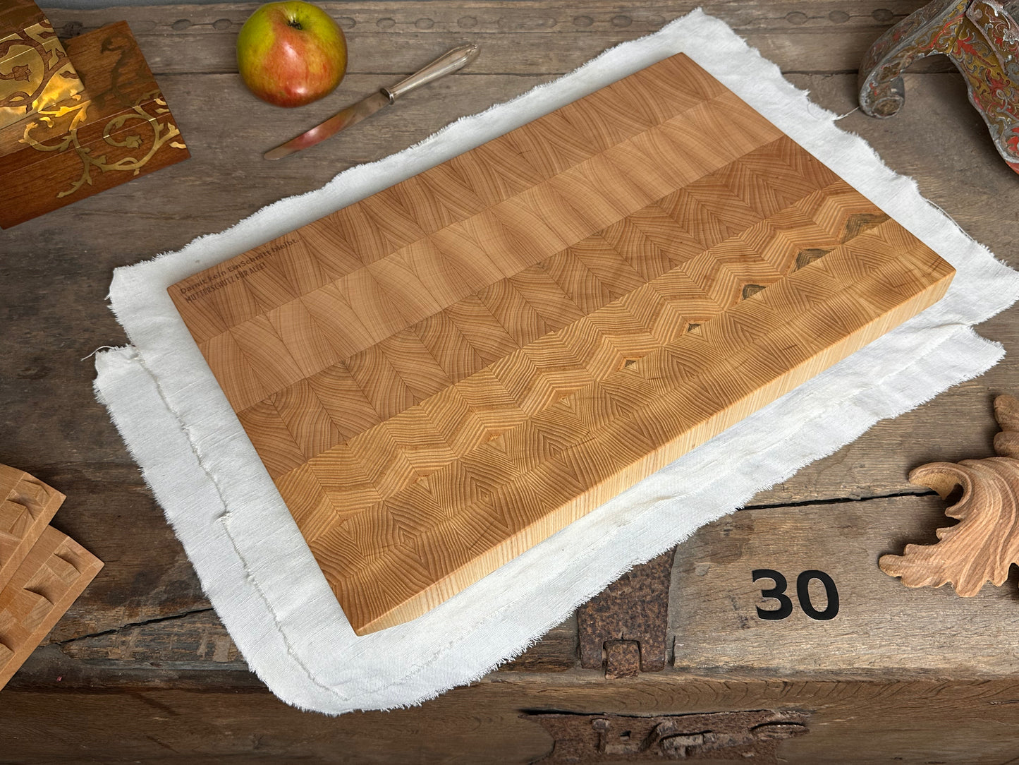 #30 Hirnholzschneidebrett mit Gravur - Mutterschutz - Buche und Esche