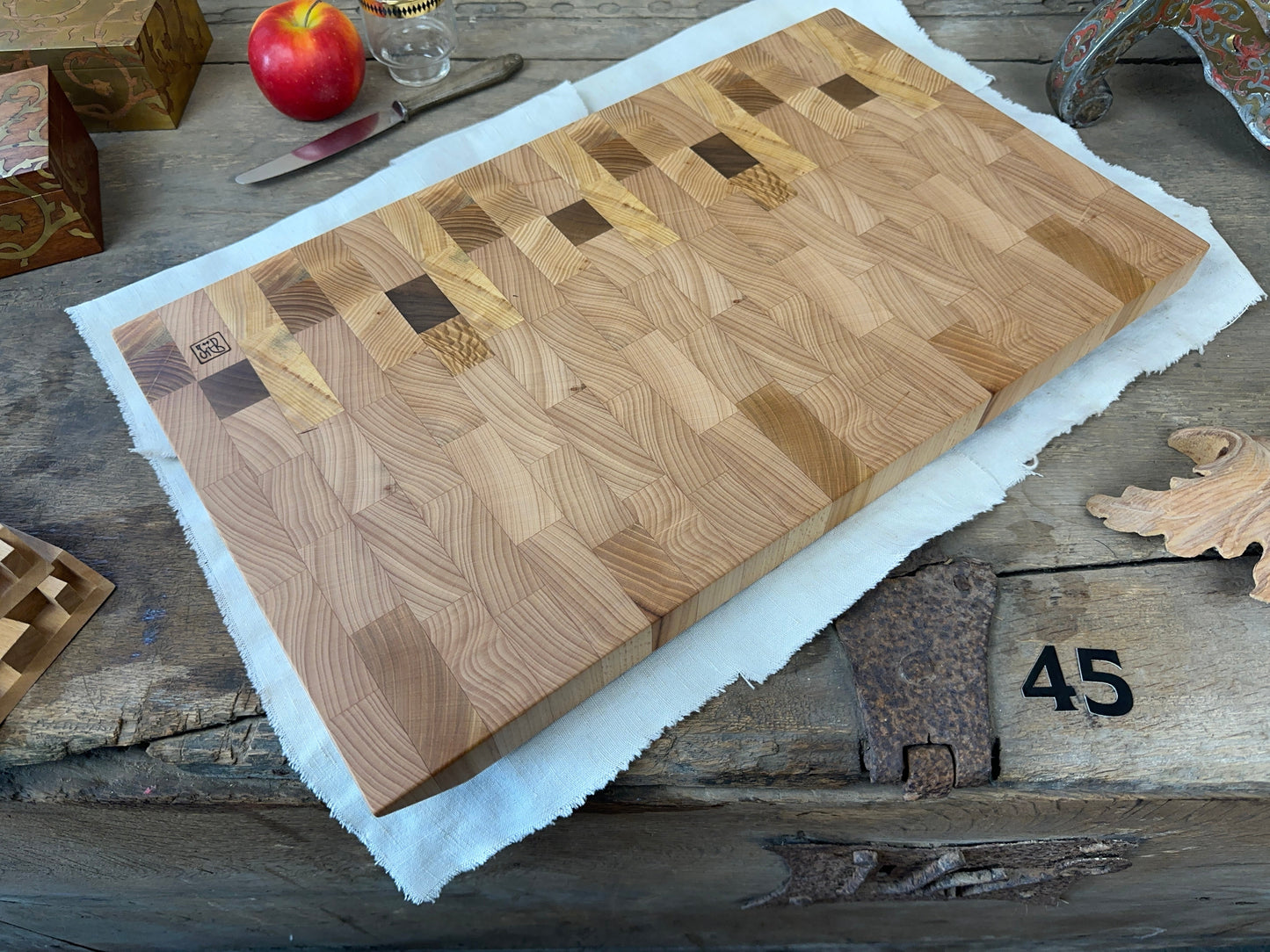 Hirnholz Schneidebrett aus Massivholz – handgemachtes Unikat #45 - Buche, Nussbaum, Esche, Kirsche