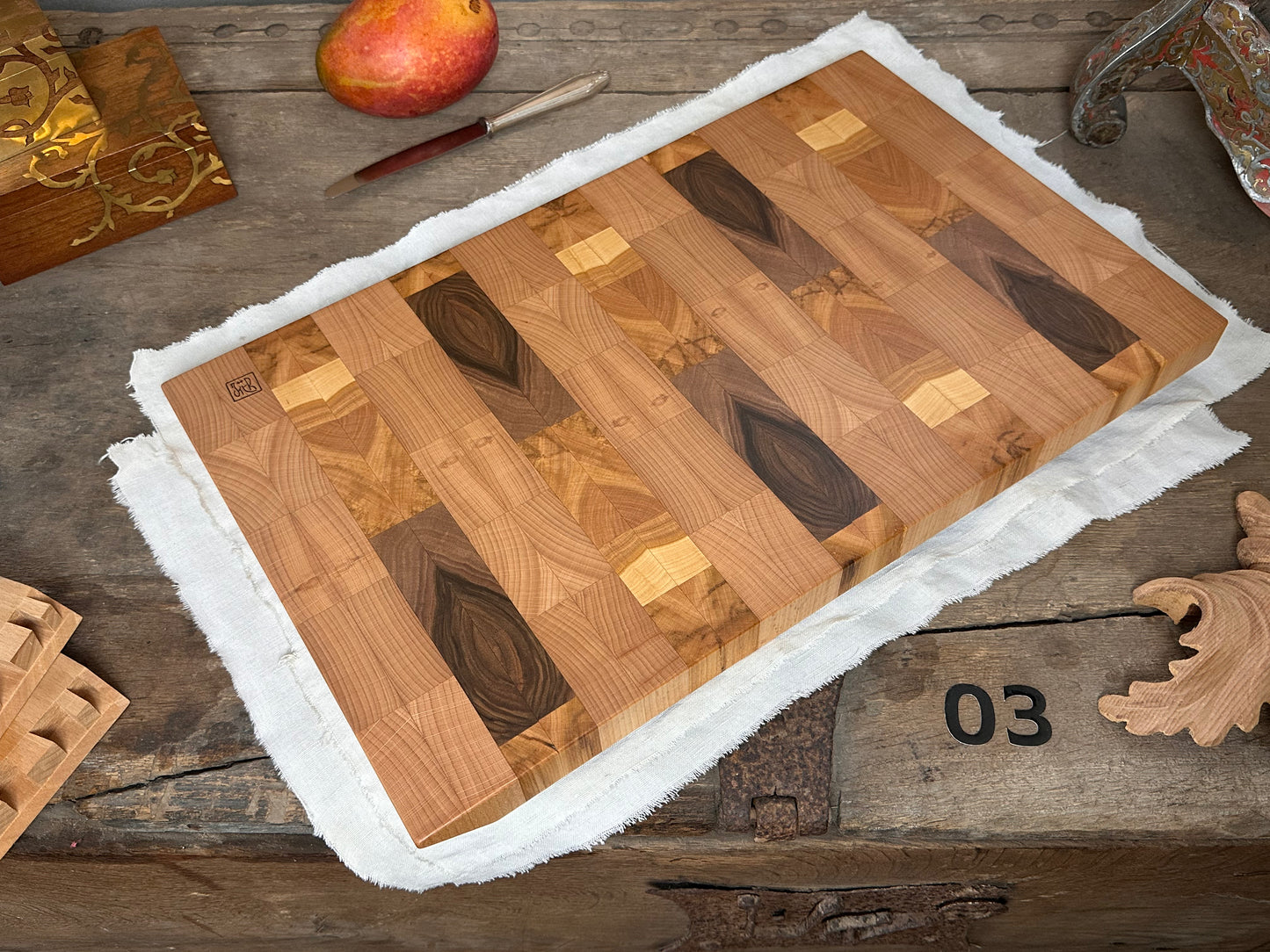 #03 Hirnholzschneidebrett ohne Gravur - Nussbaum, Kirsche und Buche