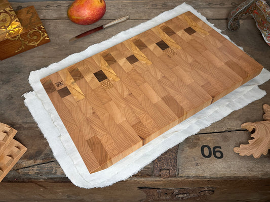 #06 Hirnholzschneidebrett ohne Gravur - Buche, Nussbaum und Esche