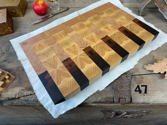 Hirnholz Schneidebrett aus Massivholz – handgemachtes Unikat #47 - Buche, Kirsche, Akzenthölzer