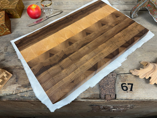 Hirnholz Schneidebrett aus Massivholz – handgemachtes Unikat #67 - Nussbaum, Birke